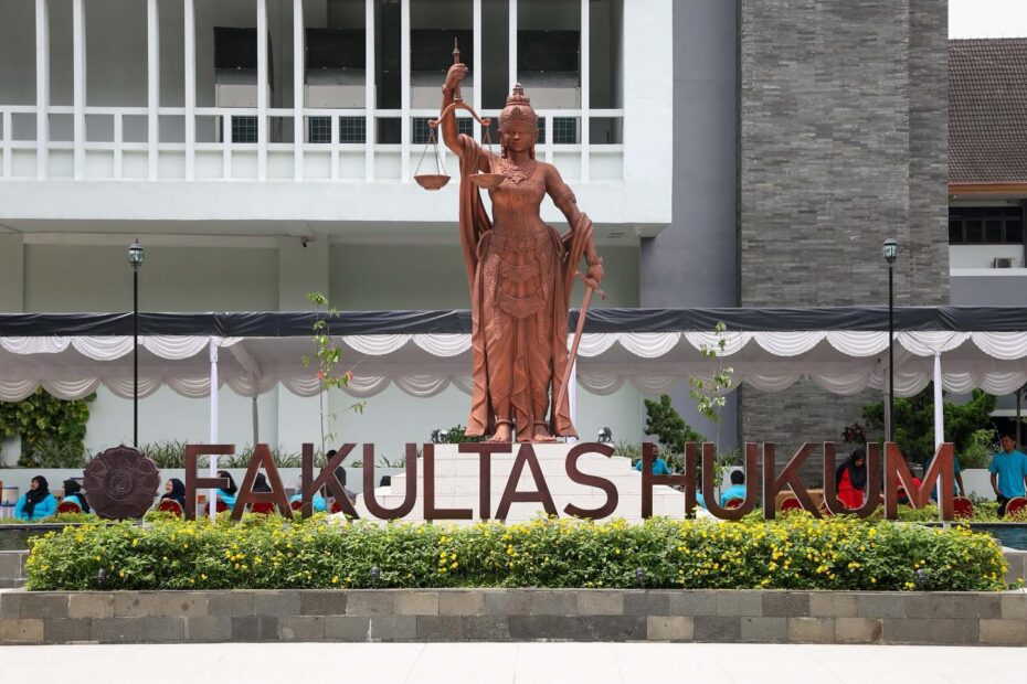 Hukum UGM